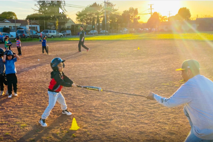 kids playing softball